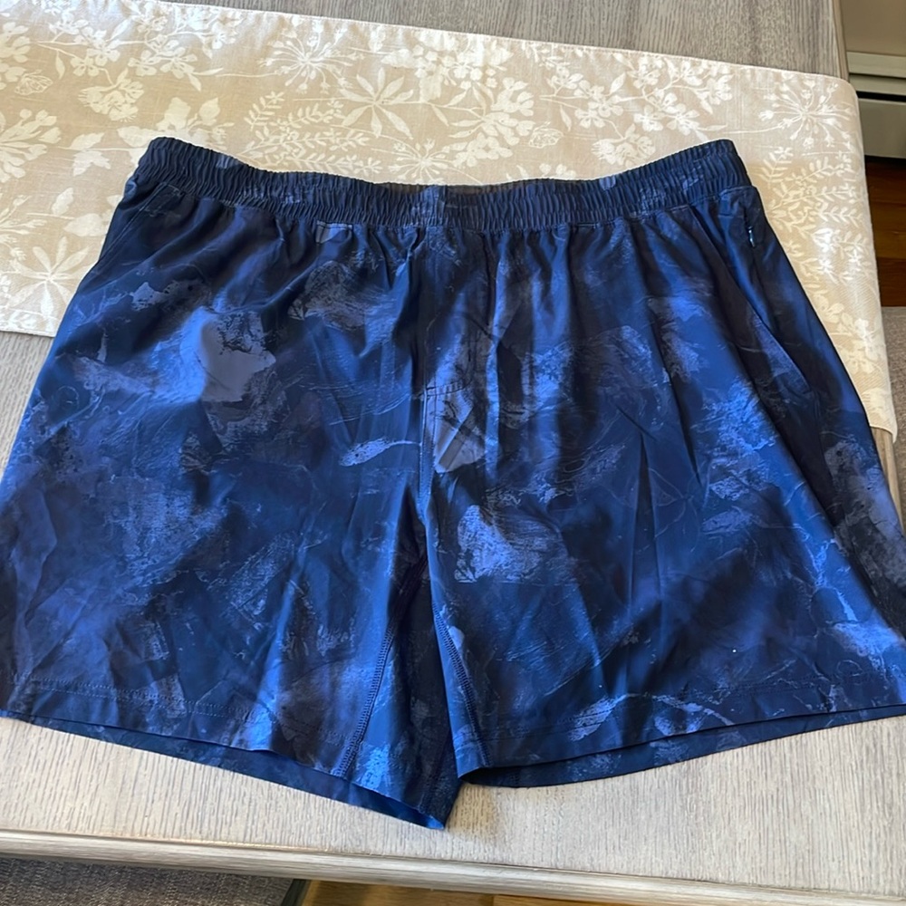 Rhone 7” mako short XXL - nwt